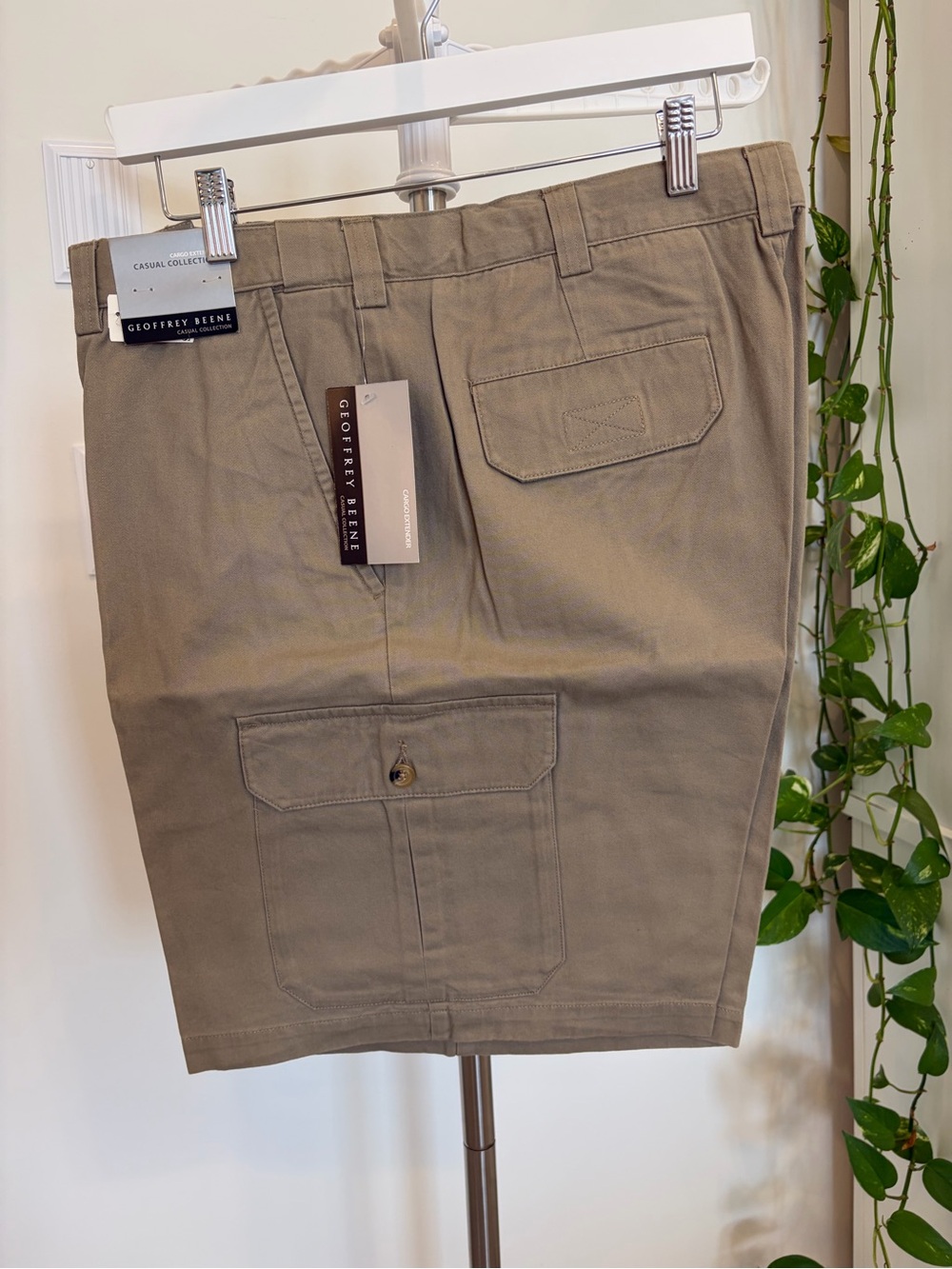 Geoffrey Beene Men's Olive-Toned Cargo Shorts